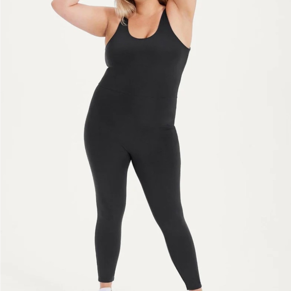 Girlfriend Collective Black Scoop Unitard
